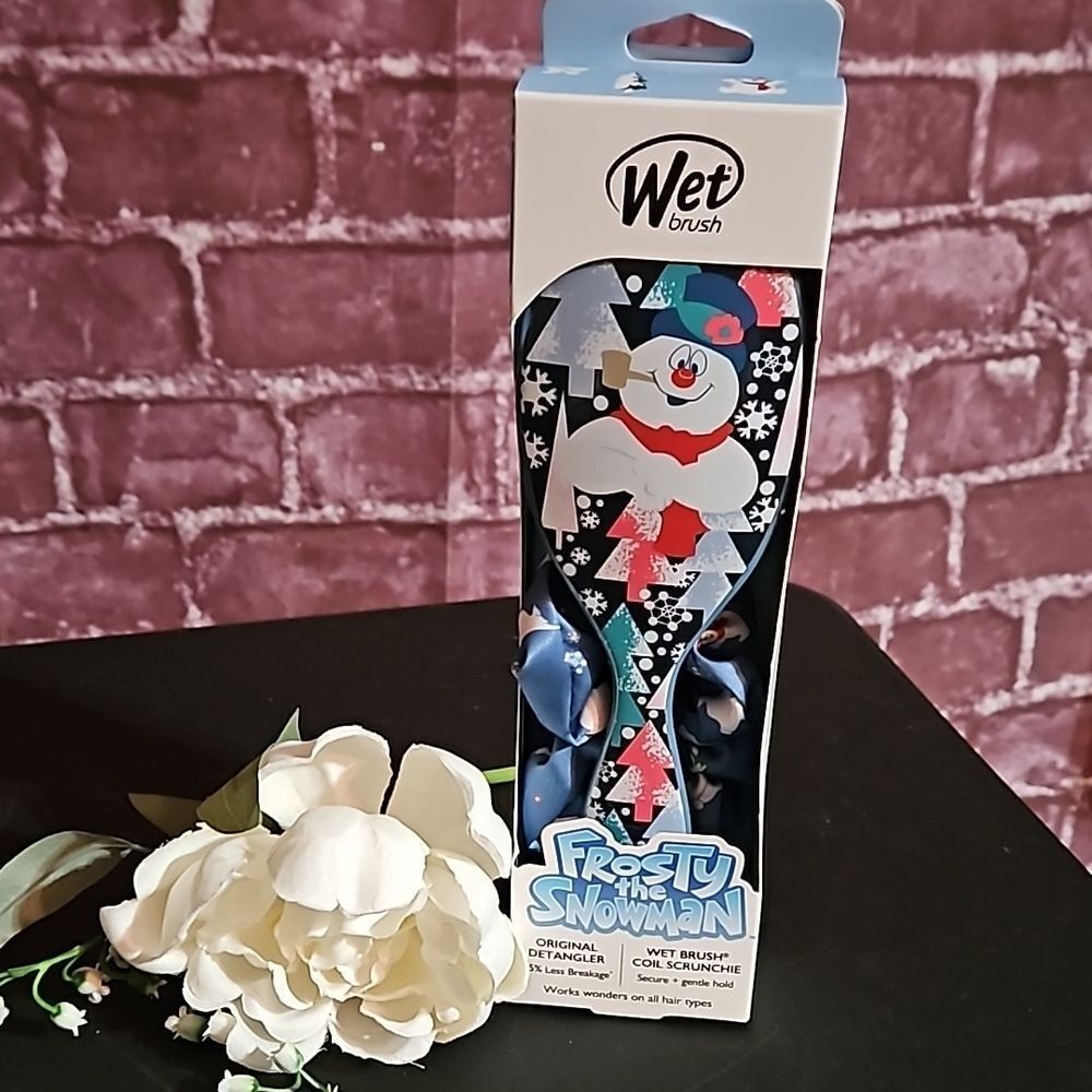 Wet Brush 🎁Frosty the Snowman Hairbrush